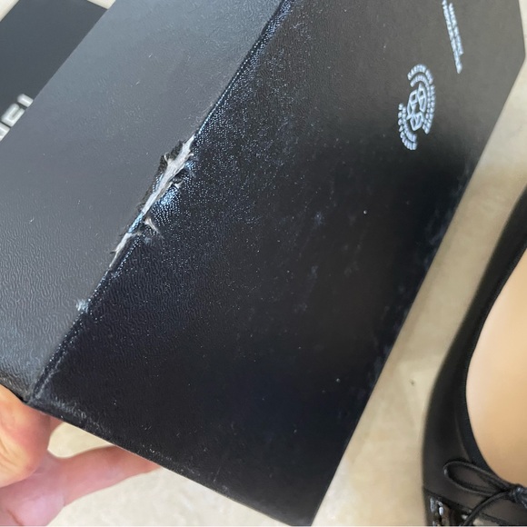 Chanel Ballet Flats Lambskin & Patent Calfskin - Picture 15 of 16